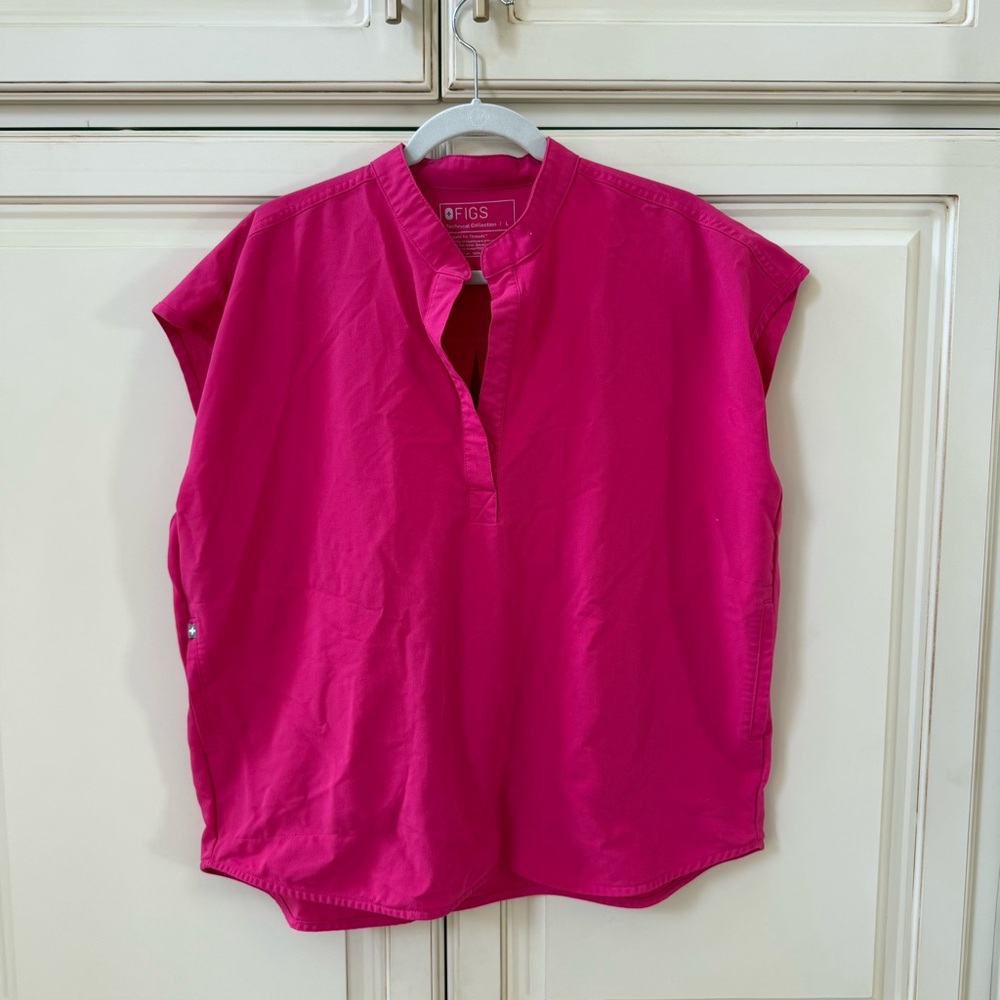 Figs Women's Shocking Pink Scrub top